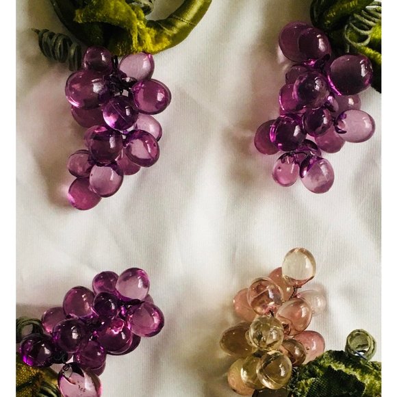 Vintage Grape Napkin Rings- Set of 4 - Picture 4 of 6
